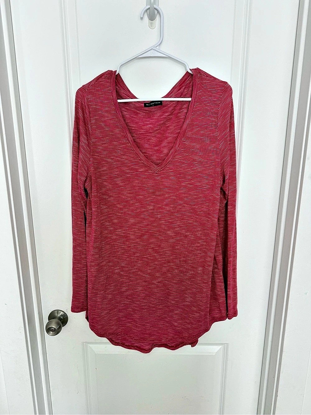 Wannabe Long Sleeve V-Neck Tunic in red